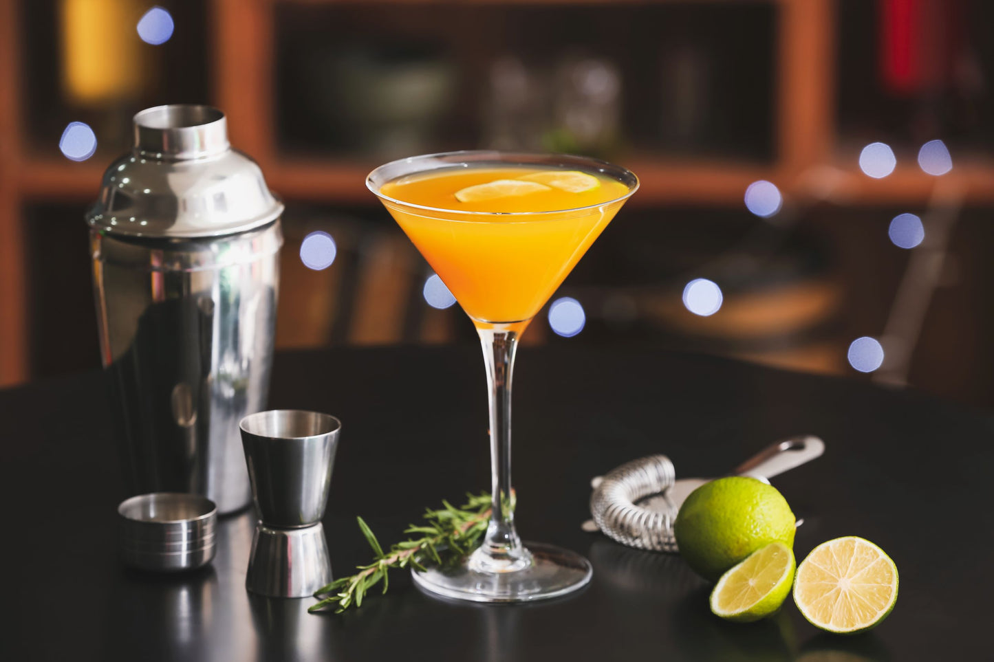 Recette de la Caipicrim, cocktail à base de cachaça, mangue et romarin